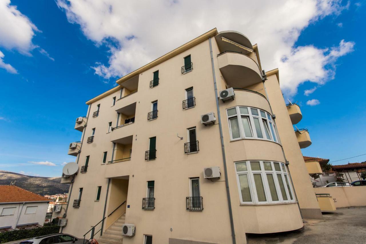 Апартаменты Apartman Ruza Трогир Экстерьер фото